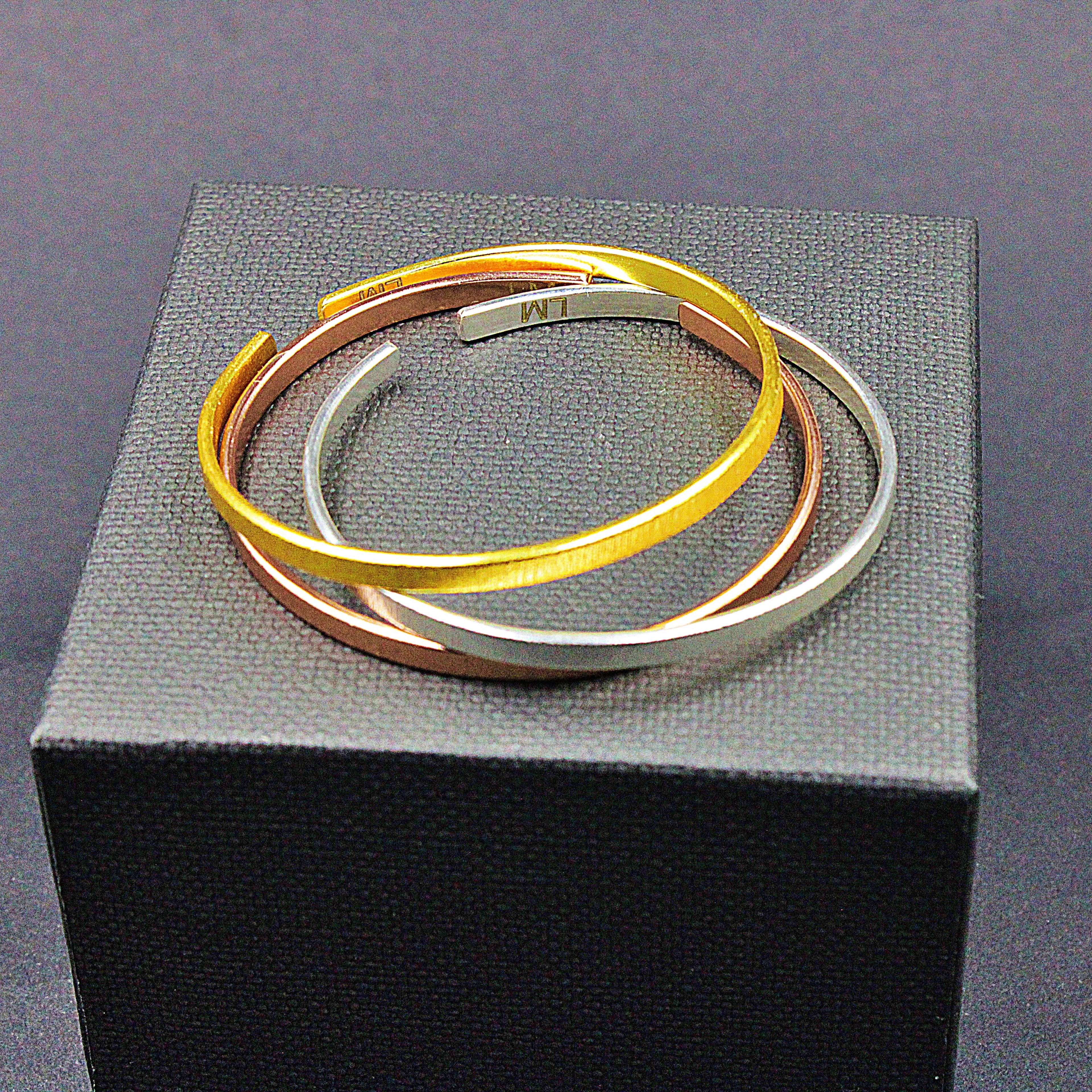 Set of LOVE MONEY HEALTH bracelets plated in gold and silver-4